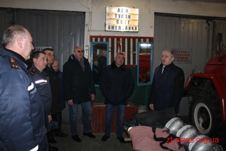 Володимир Ширма оглянув недобудоване пожежне депо в Пулинах