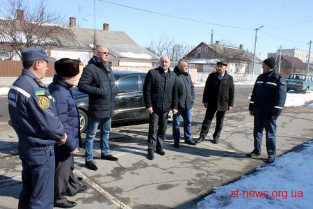 Володимир Ширма оглянув недобудоване пожежне депо в Пулинах