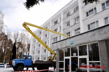 Члени бюджетного комітету Верховної Ради оглянули майбутній Центр реабілітації інвалідів та учасників АТО
