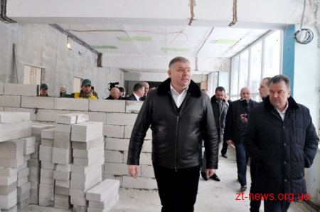 Члени бюджетного комітету Верховної Ради оглянули майбутній Центр реабілітації інвалідів та учасників АТО