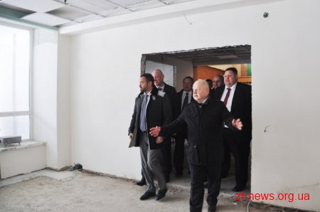 Члени бюджетного комітету Верховної Ради оглянули майбутній Центр реабілітації інвалідів та учасників АТО