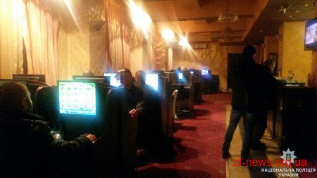 Поліцейські провели рейд по "лотарейним" закладам Житомира, які працювали після 22 години