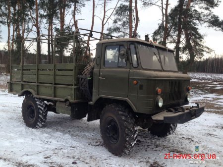 На Житомирщині ділки намагалися продати військову техніку через інтернет