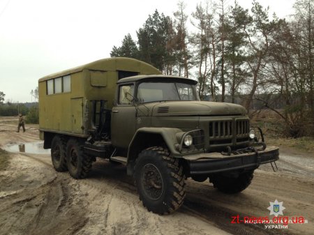 На Житомирщині ділки намагалися продати військову техніку через інтернет