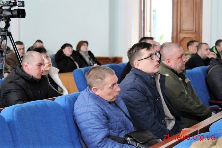 Мер зустрівся з житомирськими атовцями, щоб обговорити питання про виділення землі під новий ЖБК