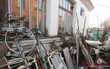 На Житомирщині поліція вилучила снаряд з нелегального пункту прийому металу