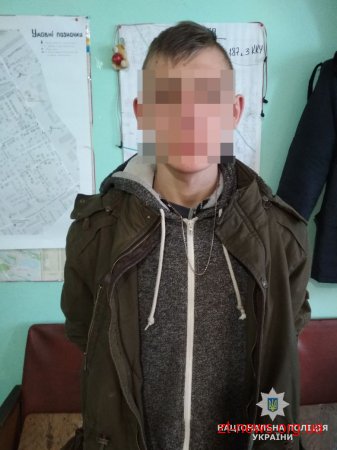 Через зауваження в Житомирі хлопець вдарив ножем чоловіка в спину