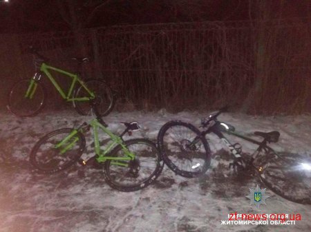У Житомирі патрульні затримали трьох чоловіків з краденими велосипедами