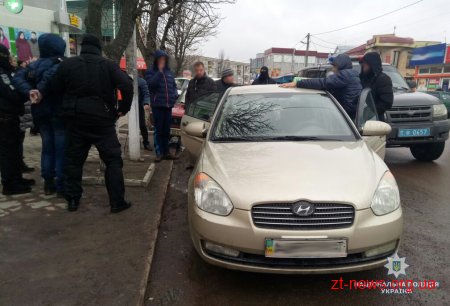 На Житомирщині поліцією викрито групу наркодилерів