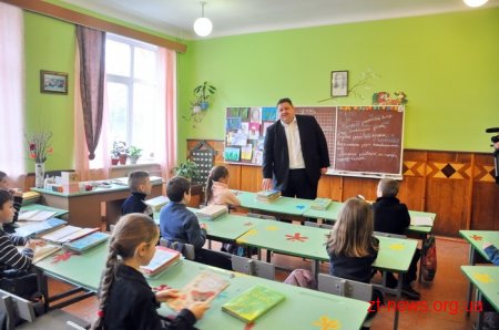 Керівник області оглянув будівництво ЗОШ №13 у Коростені