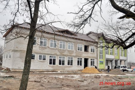 Керівник області оглянув будівництво ЗОШ №13 у Коростені
