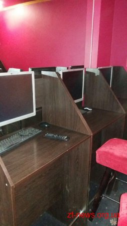 У Житомирі закрили 3 гральні заклади та вилучили майже 70 комп’ютерів