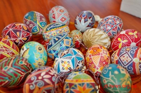 Для всіх бажаючих в ОДА провели майстер-клас з писанкарства