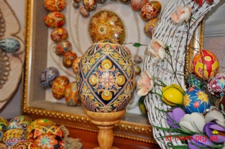 Для всіх бажаючих в ОДА провели майстер-клас з писанкарства