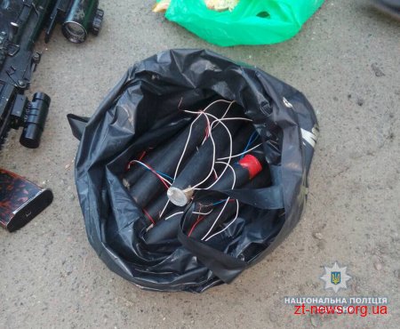 Малинчанин здав до поліції автомат Калашникова, а жителька Радомишля – майже дві тисячі набоїв