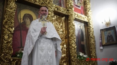 Вночі житомиряни освятили великодні кошики