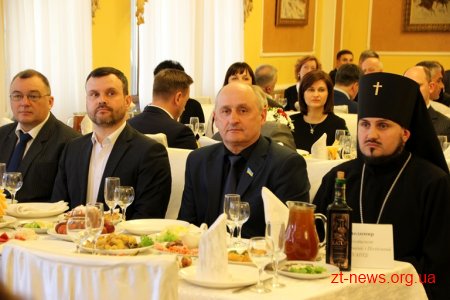 На першому Молитовному сніданку у Житомирі представники влади та громади помолилися за Україну