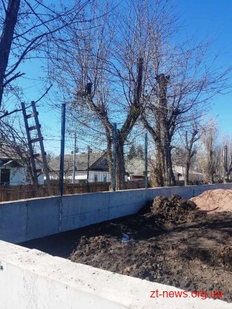 На стадіоні «Полісся» завершують підготовку до встановлення паль