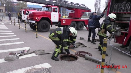 У Житомирі в торгівельному центрі "Метро" рятувальники провели навчання