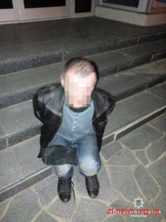 Поліцейські охорони затримали іноземця під час квартирної крадіжки