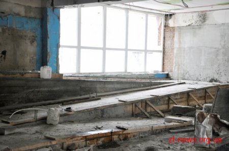 У Центрі вертебрології вже переходять до ремонту другого поверху