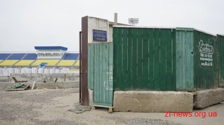 На стадіоні «Полісся» працюють над тренерською та тенісними кортами