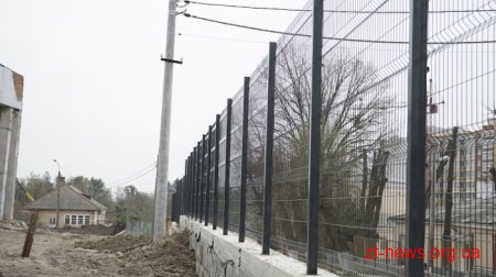 На стадіоні «Полісся» працюють над тренерською та тенісними кортами