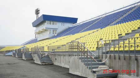 На стадіоні «Полісся» працюють над тренерською та тенісними кортами
