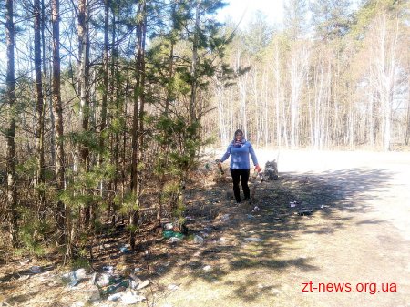 Овруцький спецлісгосп за один день вивіз з лісу три КРАЗи сміття