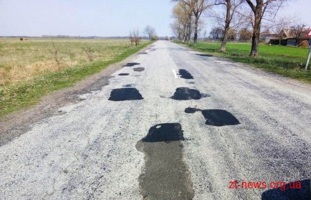 На Житомирщині проводять ямкові ремонти доріг