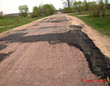На Житомирщині проводять ямкові ремонти доріг