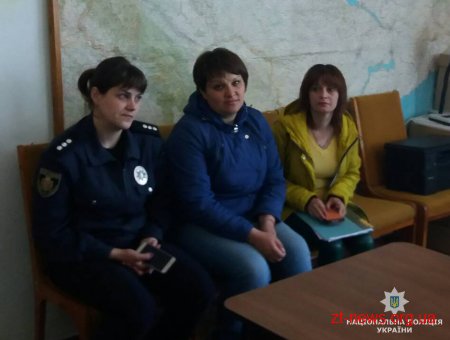 На Житомирщині матір залишила дворічну дитину в замкненій хаті та поїхала по справах