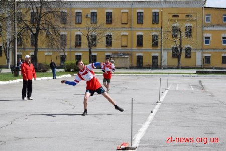 Близько 10 команд із шкіл області традиційно взяли участь в обласній спартакіаді допризовної молоді