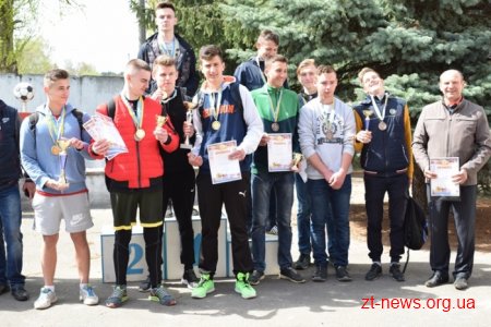 Близько 10 команд із шкіл області традиційно взяли участь в обласній спартакіаді допризовної молоді