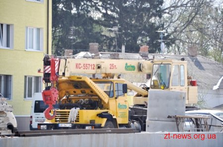 На стадіоні «Полісся» завершили будівельні роботи у тренерській та готують майданчик під палі