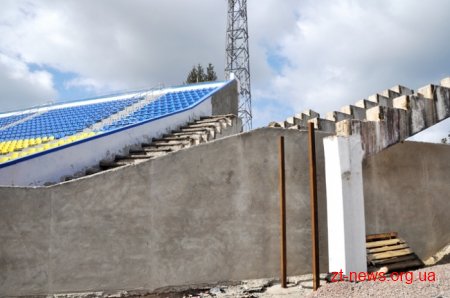 На стадіоні «Полісся» завершили будівельні роботи у тренерській та готують майданчик під палі