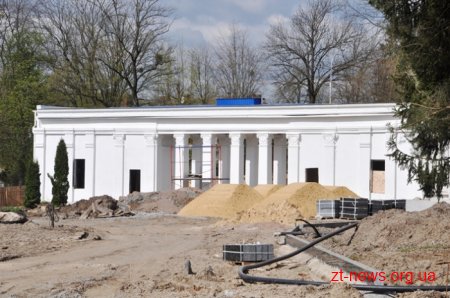 На стадіоні «Полісся» завершили будівельні роботи у тренерській та готують майданчик під палі