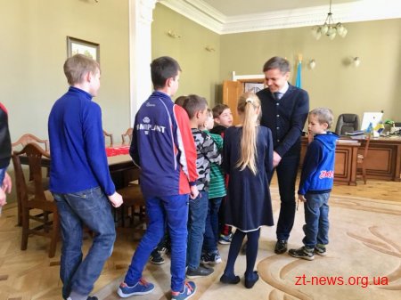 Спортсмени з Донеччини зустрілися з Сергієм Сухомлиним і розповіли про свої враження від Житомира