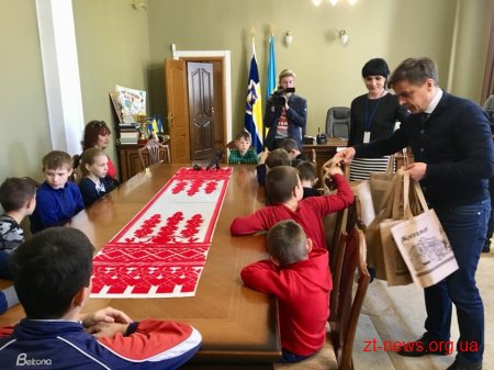 Спортсмени з Донеччини зустрілися з Сергієм Сухомлиним і розповіли про свої враження від Житомира