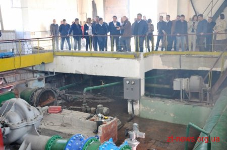 За вихідні працівники "Житомирводоканалу" встановили нові насоси та замінили задвижки
