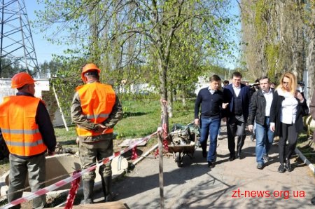 За вихідні працівники "Житомирводоканалу" встановили нові насоси та замінили задвижки