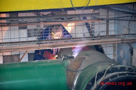 За вихідні працівники "Житомирводоканалу" встановили нові насоси та замінили задвижки