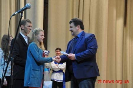 У Житомирі привітали 155 дітей-сиріт, які цього року стануть випускниками