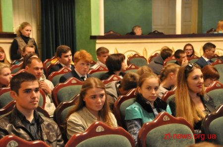 У Житомирі привітали 155 дітей-сиріт, які цього року стануть випускниками