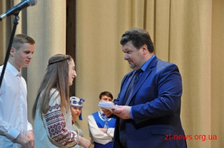 У Житомирі привітали 155 дітей-сиріт, які цього року стануть випускниками