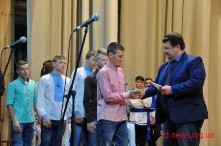 У Житомирі привітали 155 дітей-сиріт, які цього року стануть випускниками