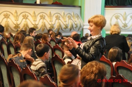 У Житомирі привітали 155 дітей-сиріт, які цього року стануть випускниками