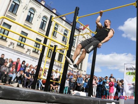 В Житомирі відкрився сезон із занять "Street Workout"