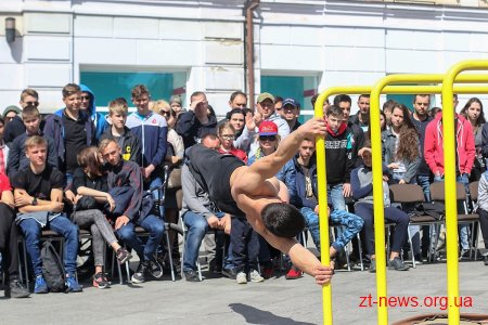 В Житомирі відкрився сезон із занять "Street Workout"