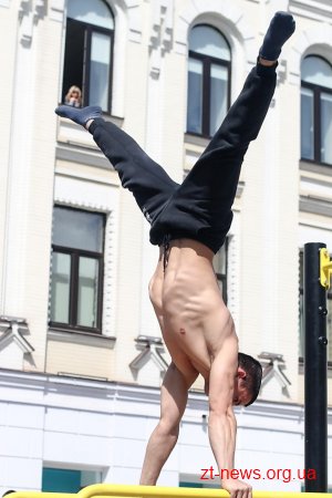 В Житомирі відкрився сезон із занять "Street Workout"